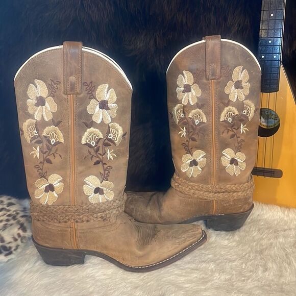 Cedar Rose boots 7.5 (4625) - Picture 9 of 13